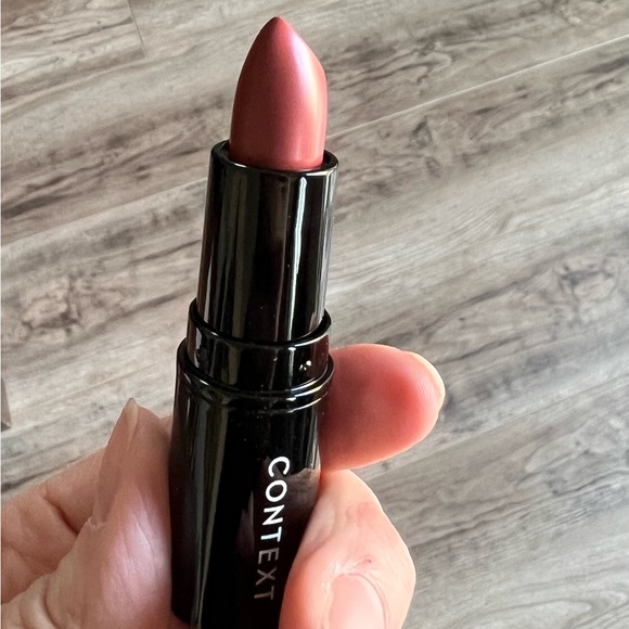 Context matte Lipstick NWT/NIB pretty neutral mauve. Hydrating formula. - Picture 2 of 10
